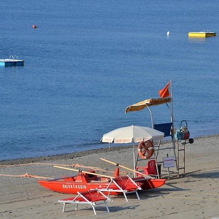 Savona Magnifico Sole Mare 150 M Wifi Climatcontrolアパートメント エクステリア 写真