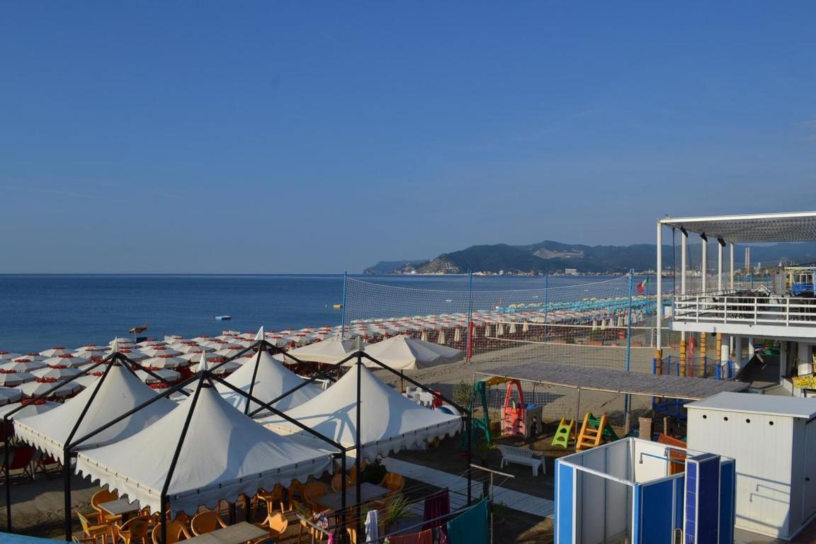 Savona Magnifico Sole Mare 150 M Wifi Climatcontrolアパートメント エクステリア 写真